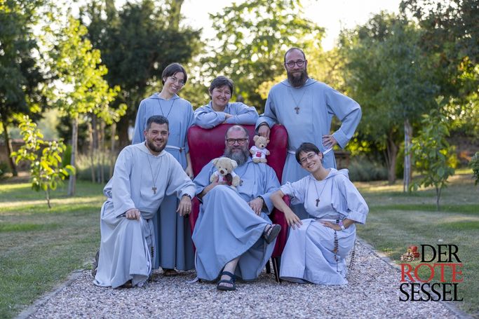 Der Rote Sessel Spendenaktion