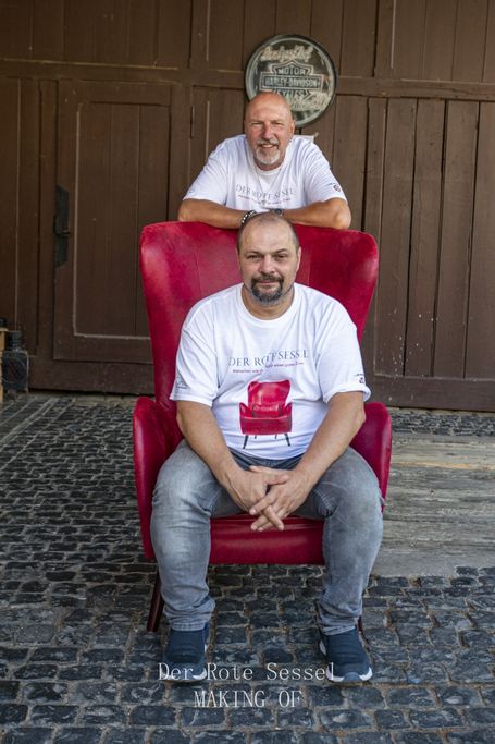 Der Rote Sessel Spendenaktion