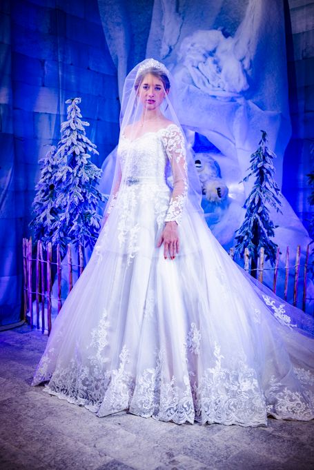 Braut mit Brautkleid